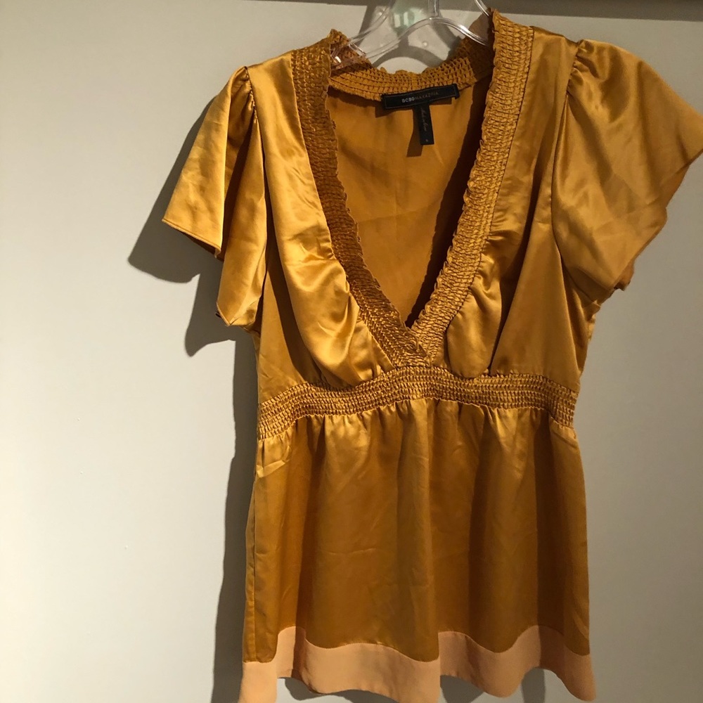 BCBG top